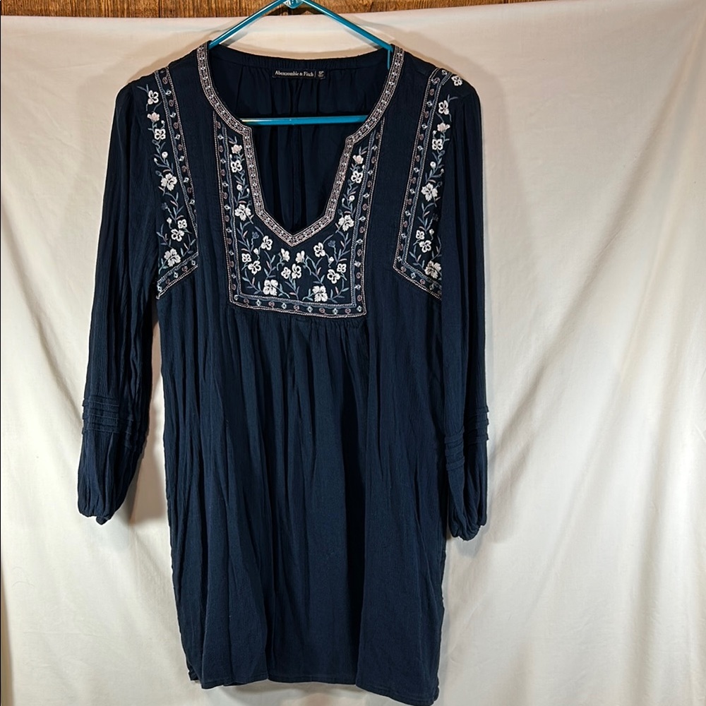 Abercrombie & Fitch Embroidered Navy Blue Women's Top
